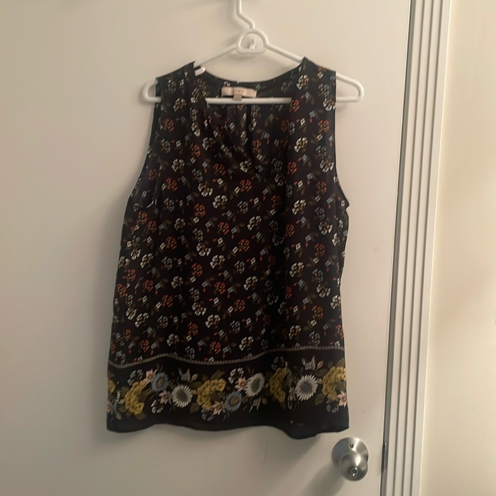 LOFT sleeveless floral split neck shell